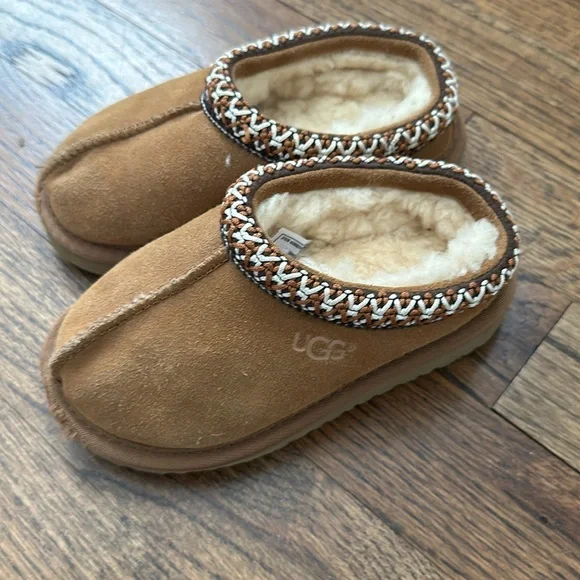 Ugg Toddler Slipper - Picture 2 of 6